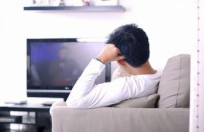 Осторожно, телевизор: медики рассказали, почему мужчинам нельзя много смотреть ТВ